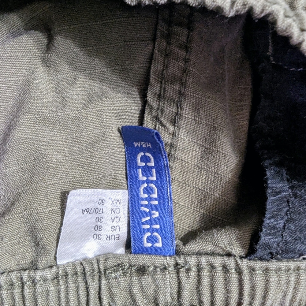 H&M Men's Casual Black Shorts - Picture 4 of 4